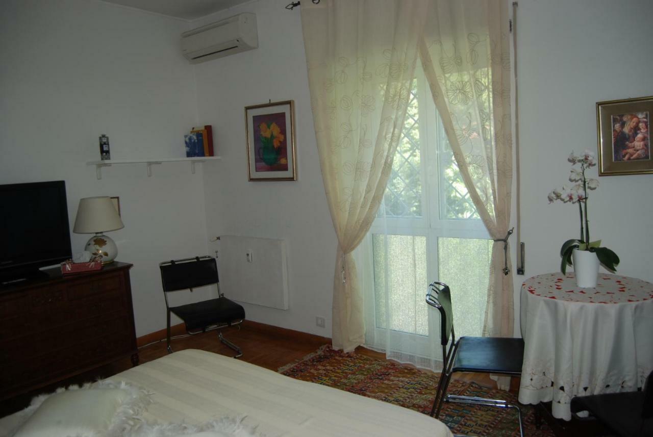 Bed and Breakfast La Badia Del Cavaliere à Rome Extérieur photo